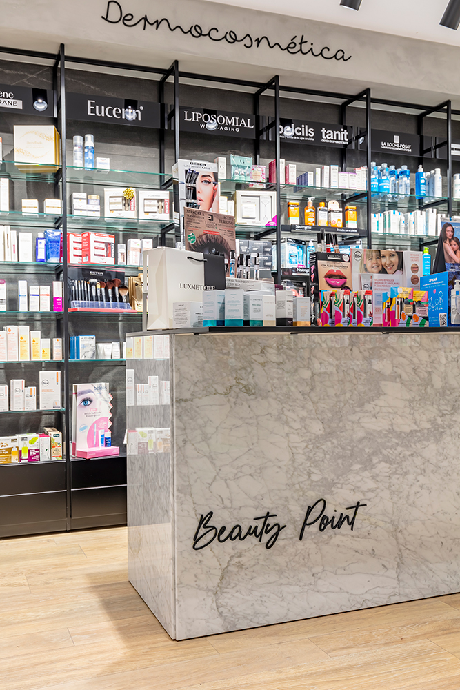 Farmacia Sáenz de Buruaga (Nerja, Málaga)